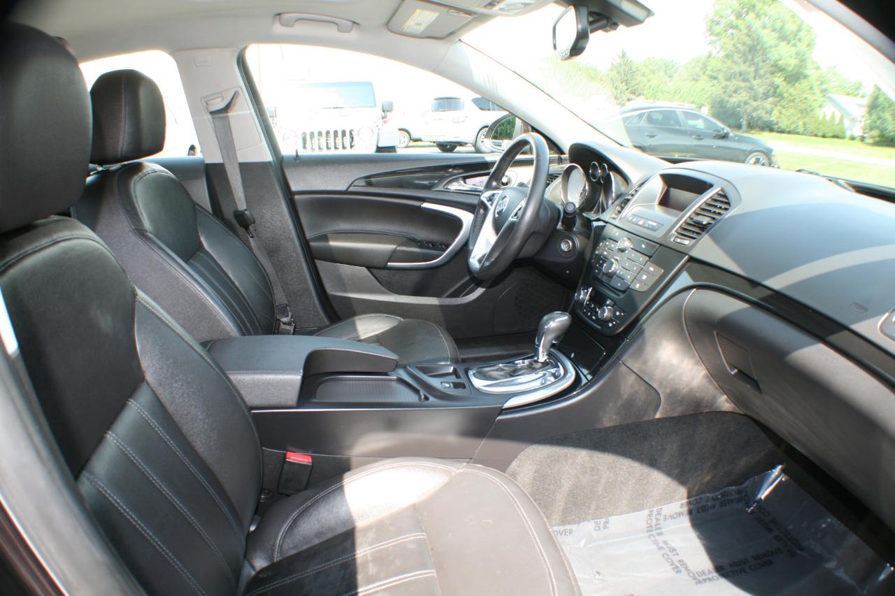 Buick Regal CXL Turbo - 2XT 2011