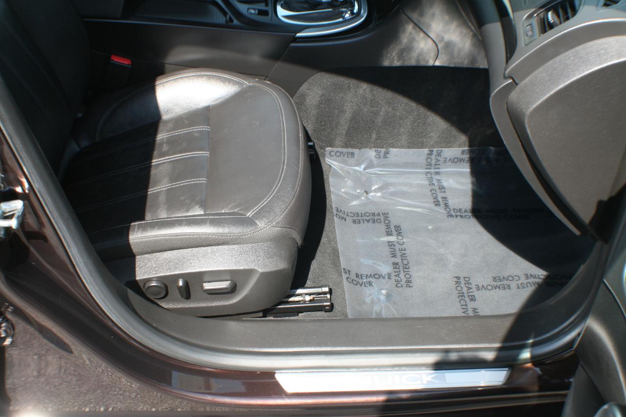 Buick Regal CXL Turbo - 2XT 2011