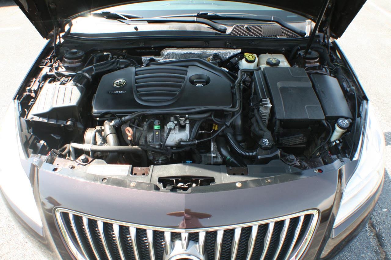 Buick Regal CXL Turbo - 2XT 2011