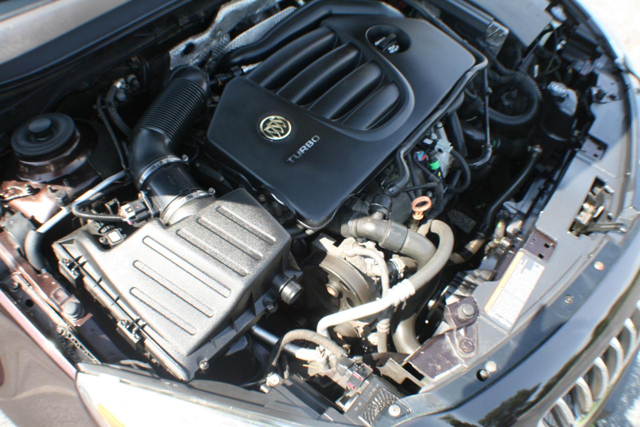 Buick Regal CXL Turbo - 2XT 2011