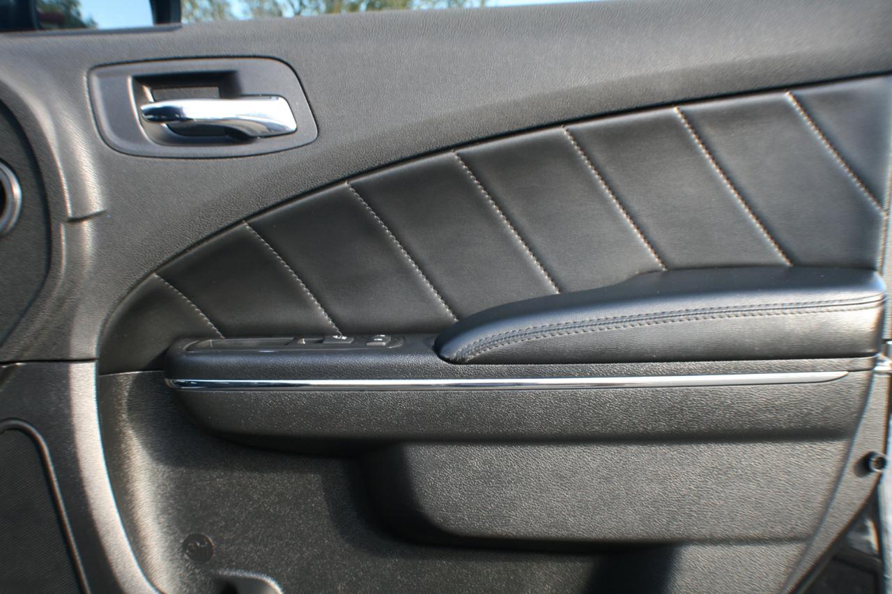 Dodge Charger  2011