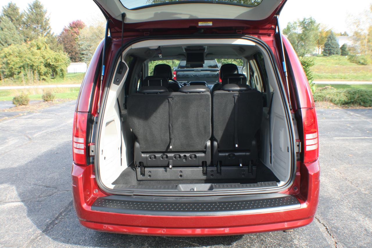 Chrysler Town & Country Touring Plus 2010