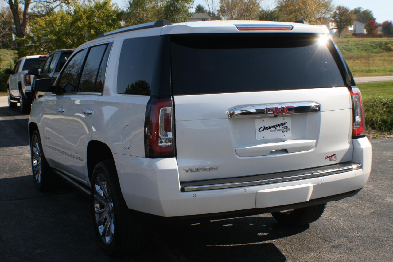 GMC Yukon Denali 4WD 2017