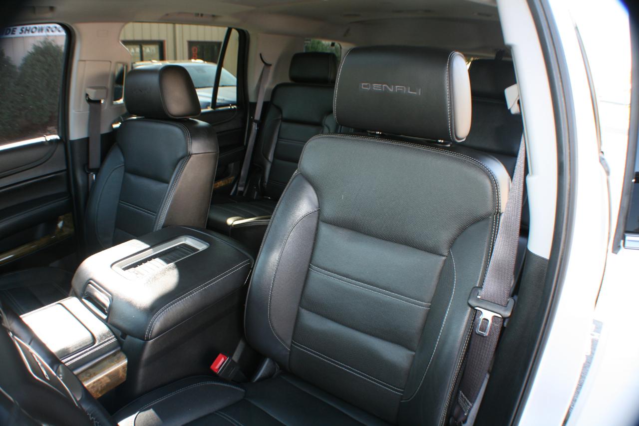 GMC Yukon Denali 4WD 2017