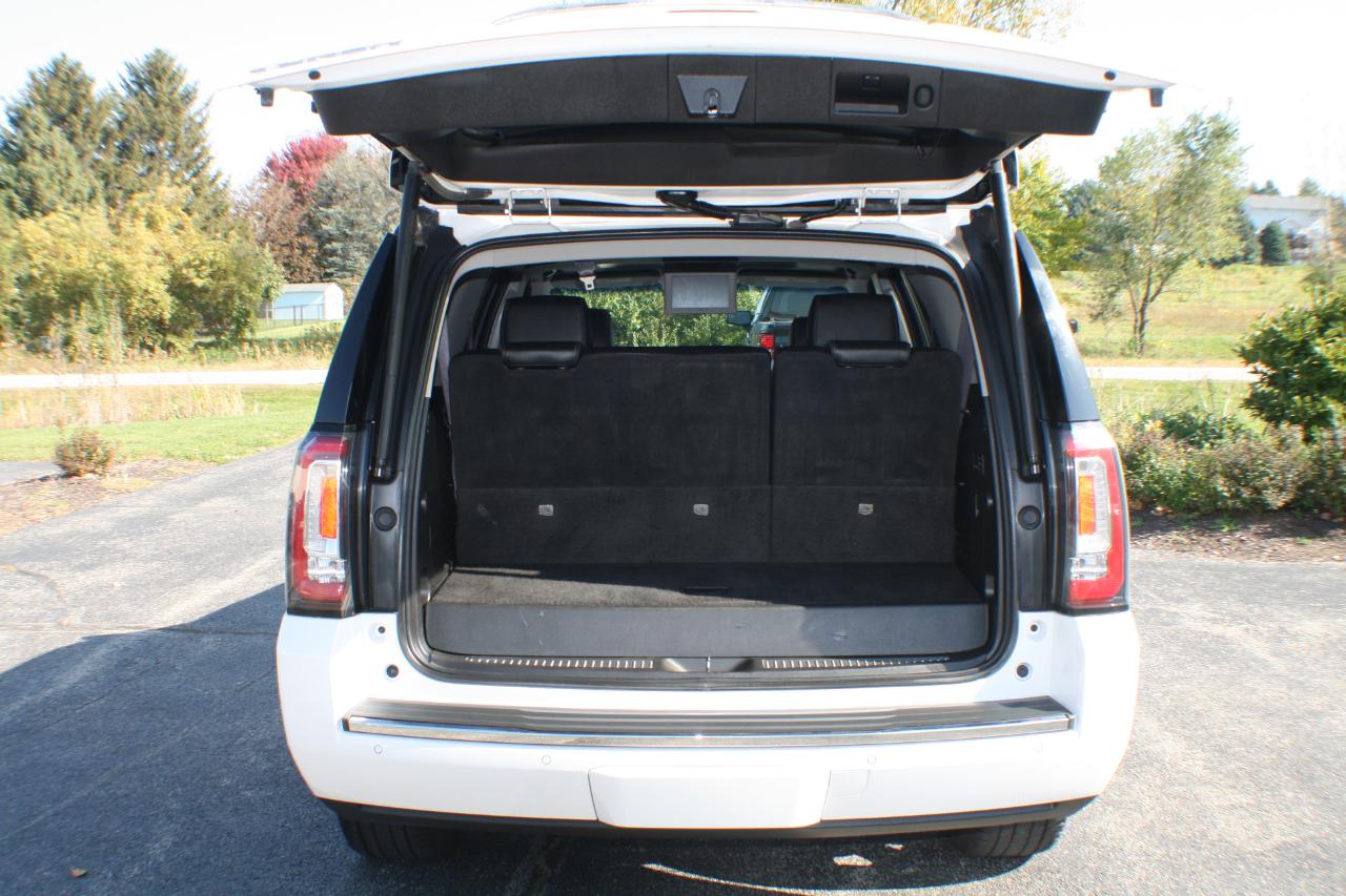 GMC Yukon Denali 4WD 2017