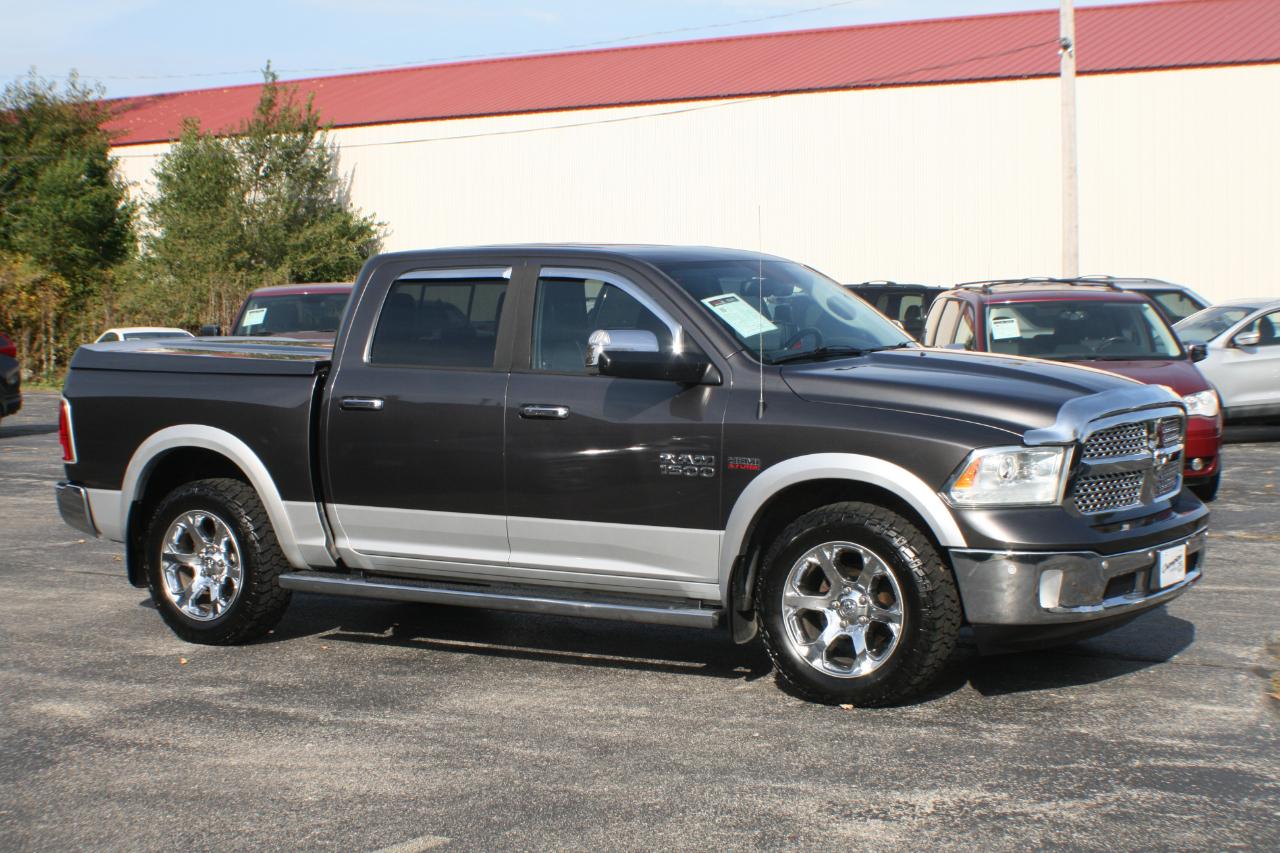 RAM 1500 Laramie Crew Cab SWB 4WD 2014