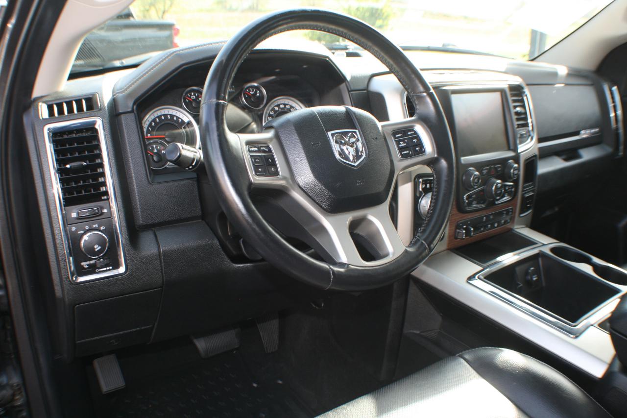 RAM 1500 Laramie Crew Cab SWB 4WD 2014