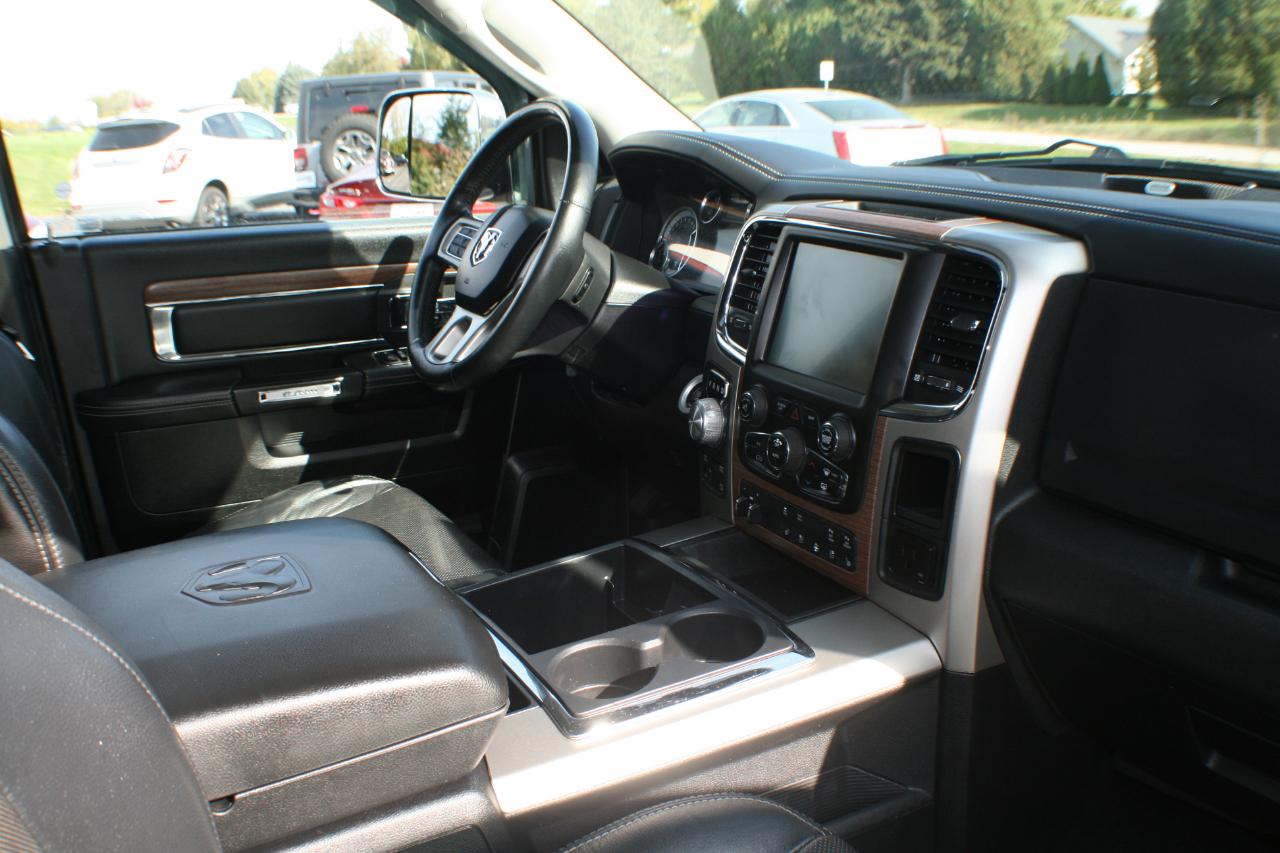 RAM 1500 Laramie Crew Cab SWB 4WD 2014