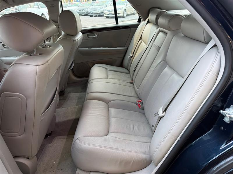 Cadillac DTS 4dr Sdn Luxury II 2007