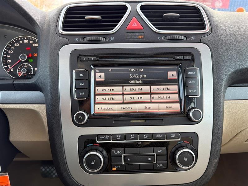 Volkswagen Eos 2dr Conv DSG Komfort 2010