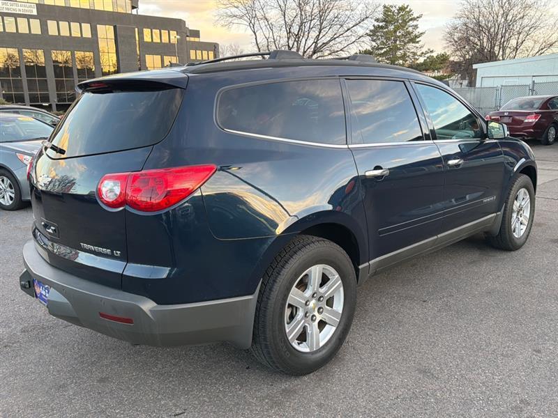 Chevrolet Traverse AWD 4dr LT w/2LT 2009