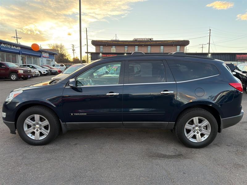 Chevrolet Traverse AWD 4dr LT w/2LT 2009