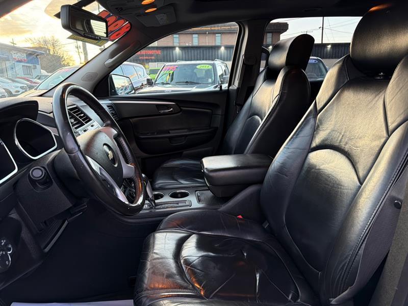 Chevrolet Traverse AWD 4dr LT w/2LT 2009
