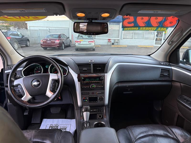 Chevrolet Traverse AWD 4dr LT w/2LT 2009