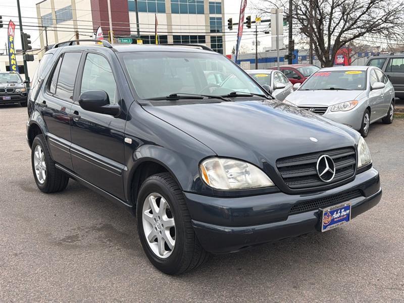 1999 Mercedes-Benz M-Class 4dr AWD 4.3L
