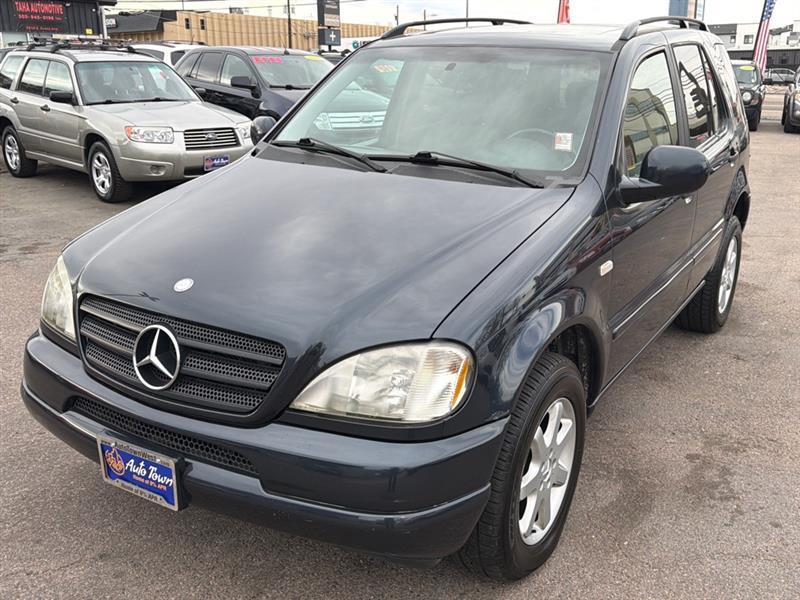 Mercedes-Benz M-Class 4dr AWD 4.3L 1999
