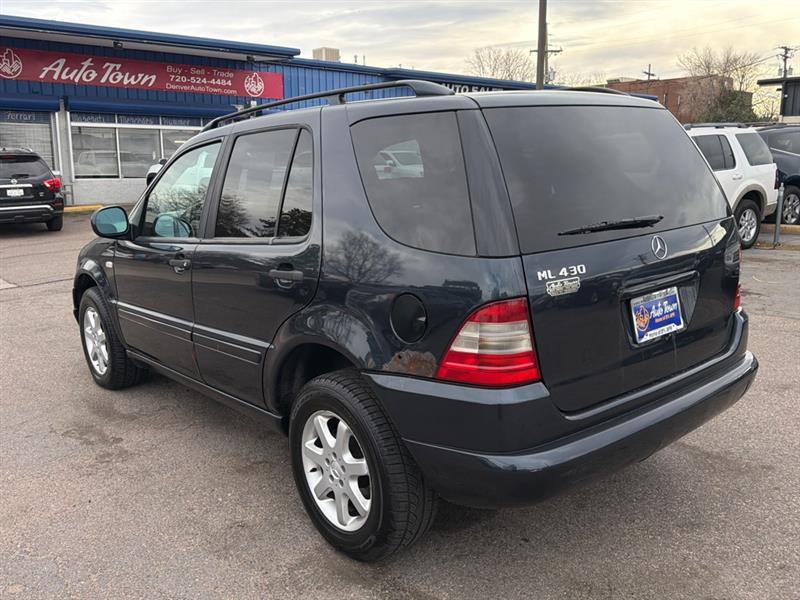 Mercedes-Benz M-Class 4dr AWD 4.3L 1999