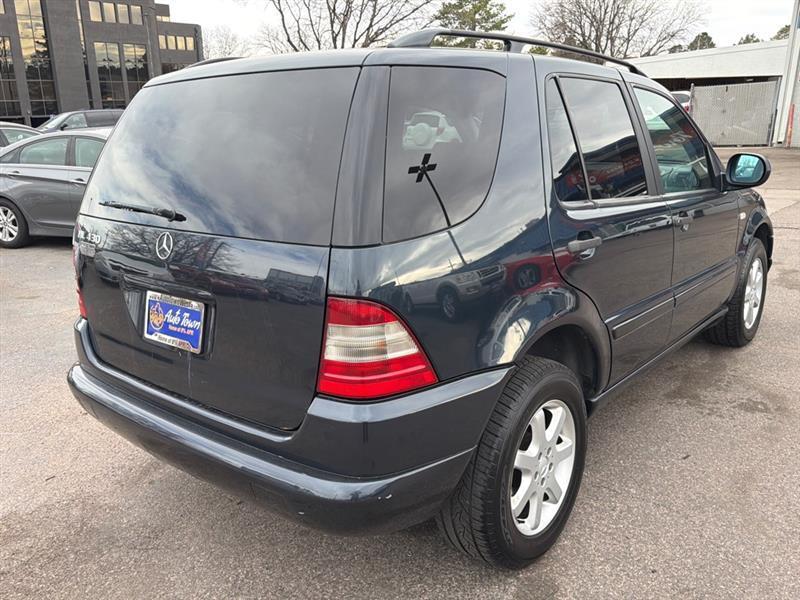 Mercedes-Benz M-Class 4dr AWD 4.3L 1999