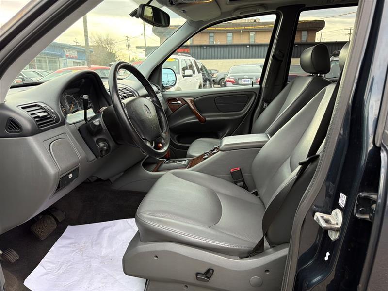 Mercedes-Benz M-Class 4dr AWD 4.3L 1999