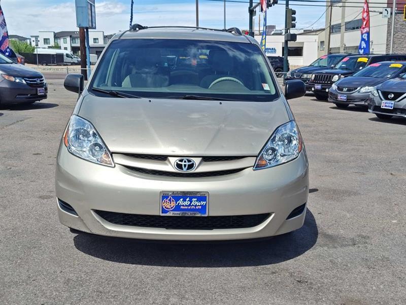 Toyota Sienna 5dr 7-Pass Van CE FWD (Natl) 2008