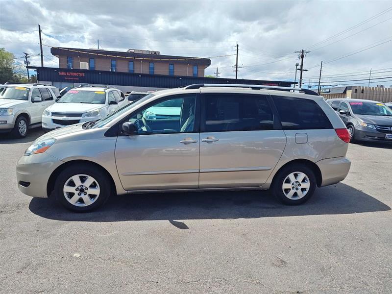 Toyota Sienna 5dr 7-Pass Van CE FWD (Natl) 2008