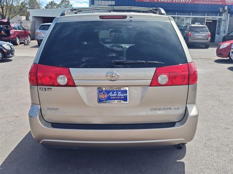 Toyota Sienna 5dr 7-Pass Van CE FWD (Natl) 2008