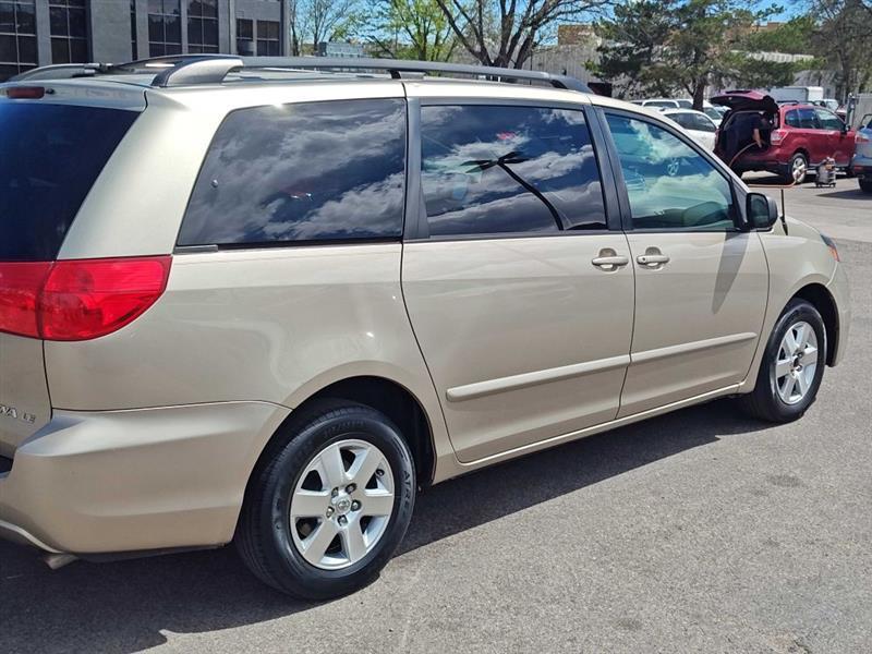 Toyota Sienna 5dr 7-Pass Van CE FWD (Natl) 2008