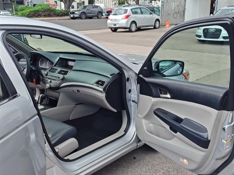 Honda Accord Sdn 4dr I4 Auto LX 2011
