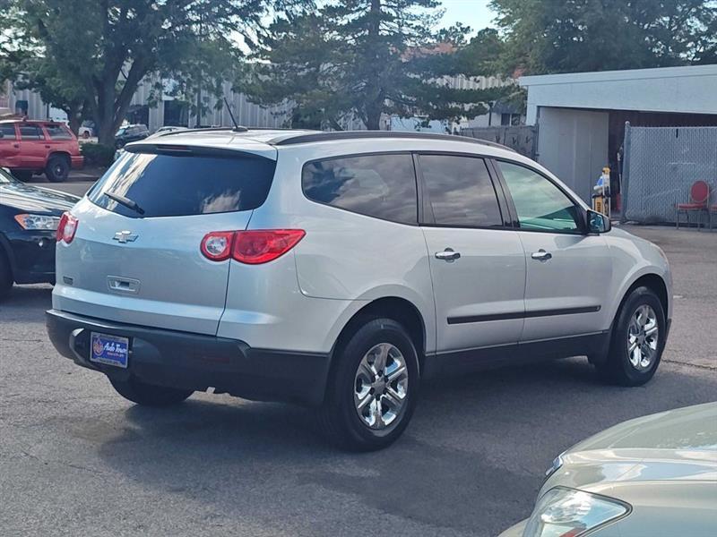 Chevrolet Traverse AWD 4dr LS 2010