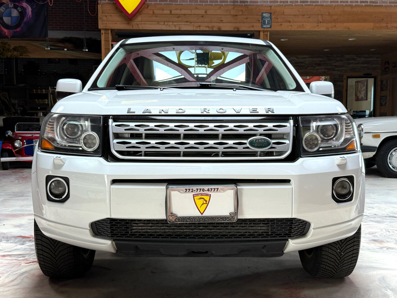 2013 Land Rover LR2 HSE photo 2