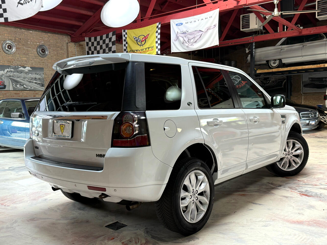 2013 Land Rover LR2 HSE photo 4