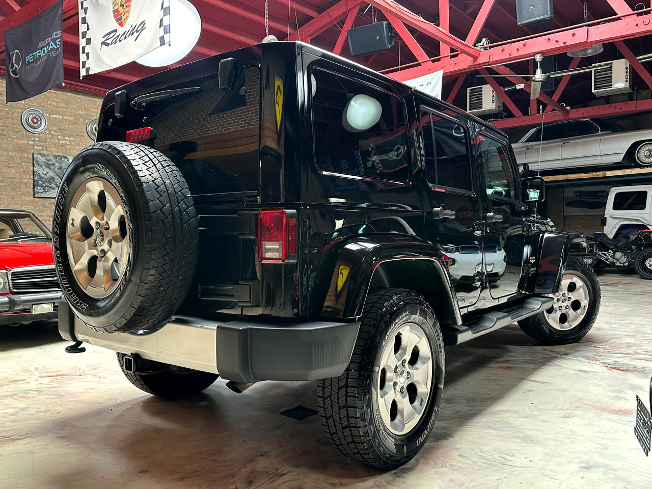 2015 Jeep Wrangler Unlimited Sahara photo 4