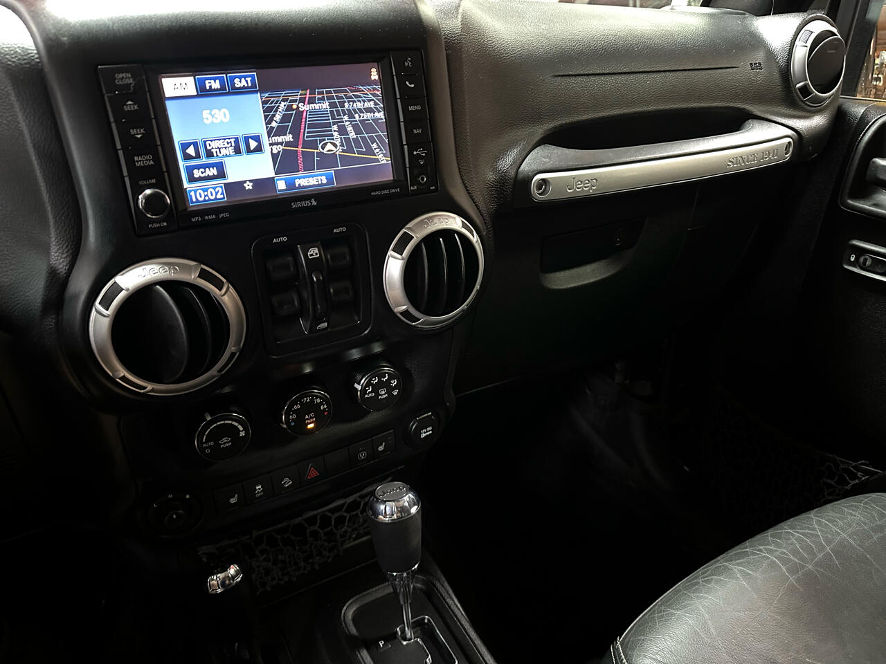 2015 Jeep Wrangler Unlimited Sahara photo 19