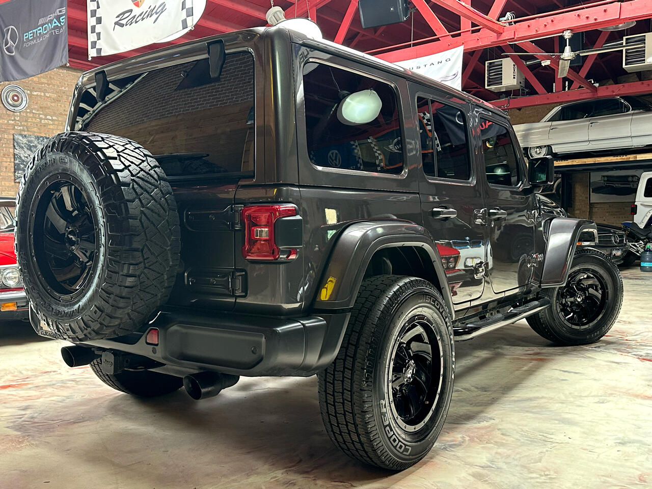 2018 Jeep Wrangler Unlimited Sahara photo 3