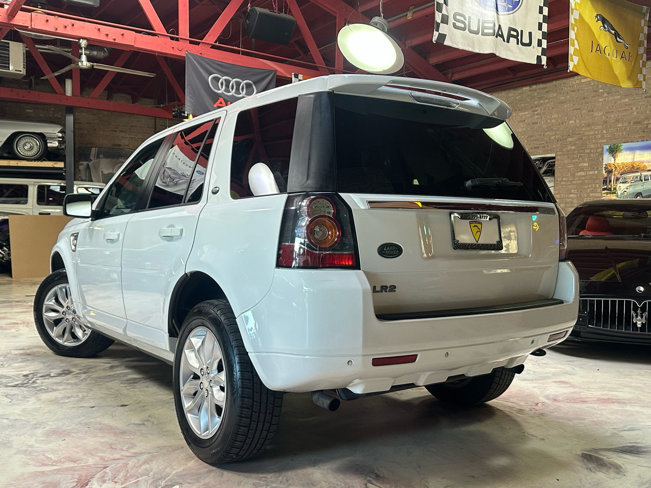 2014 Land Rover LR2 HSE photo 4