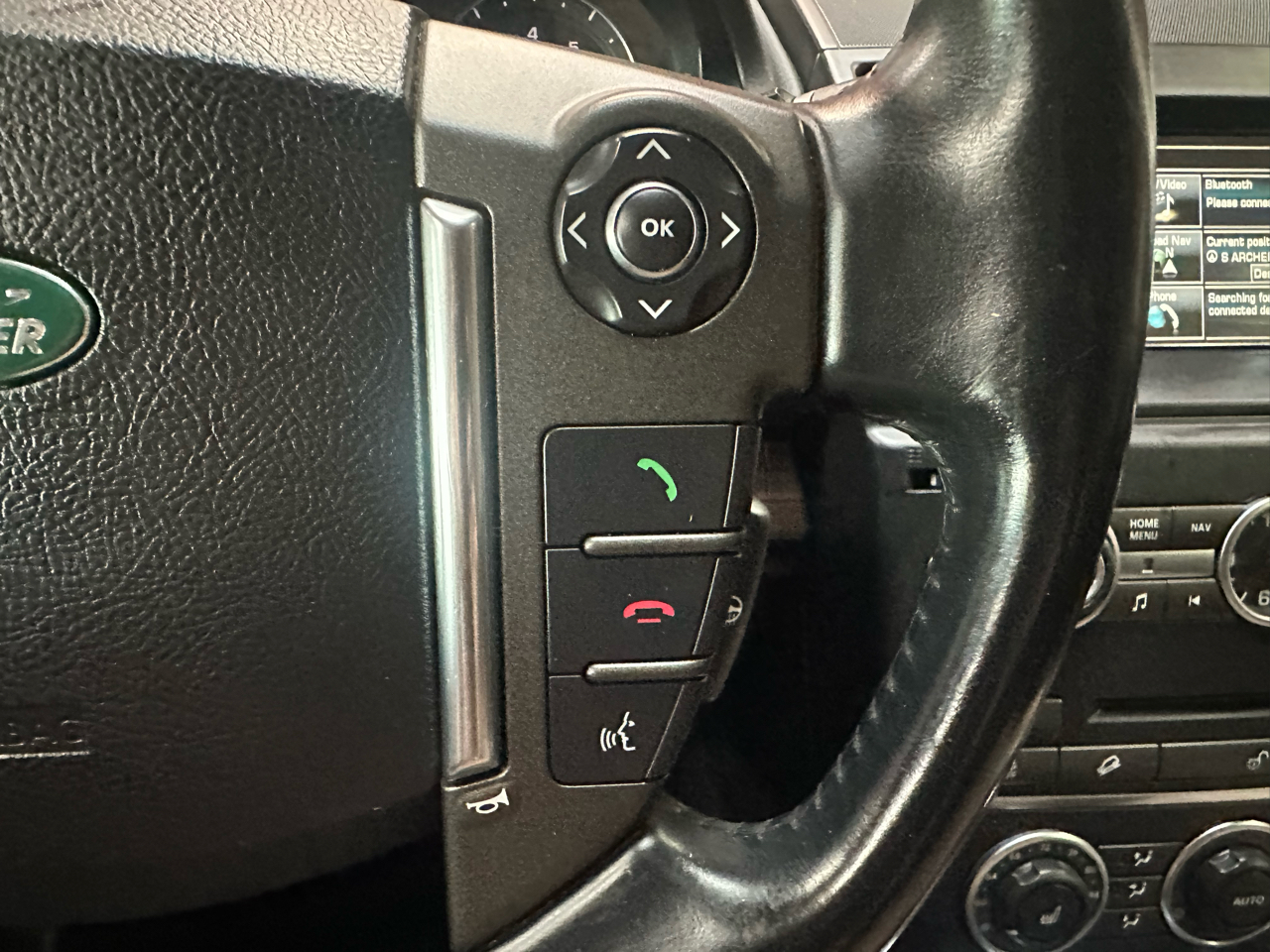 2014 Land Rover LR2 HSE photo 12