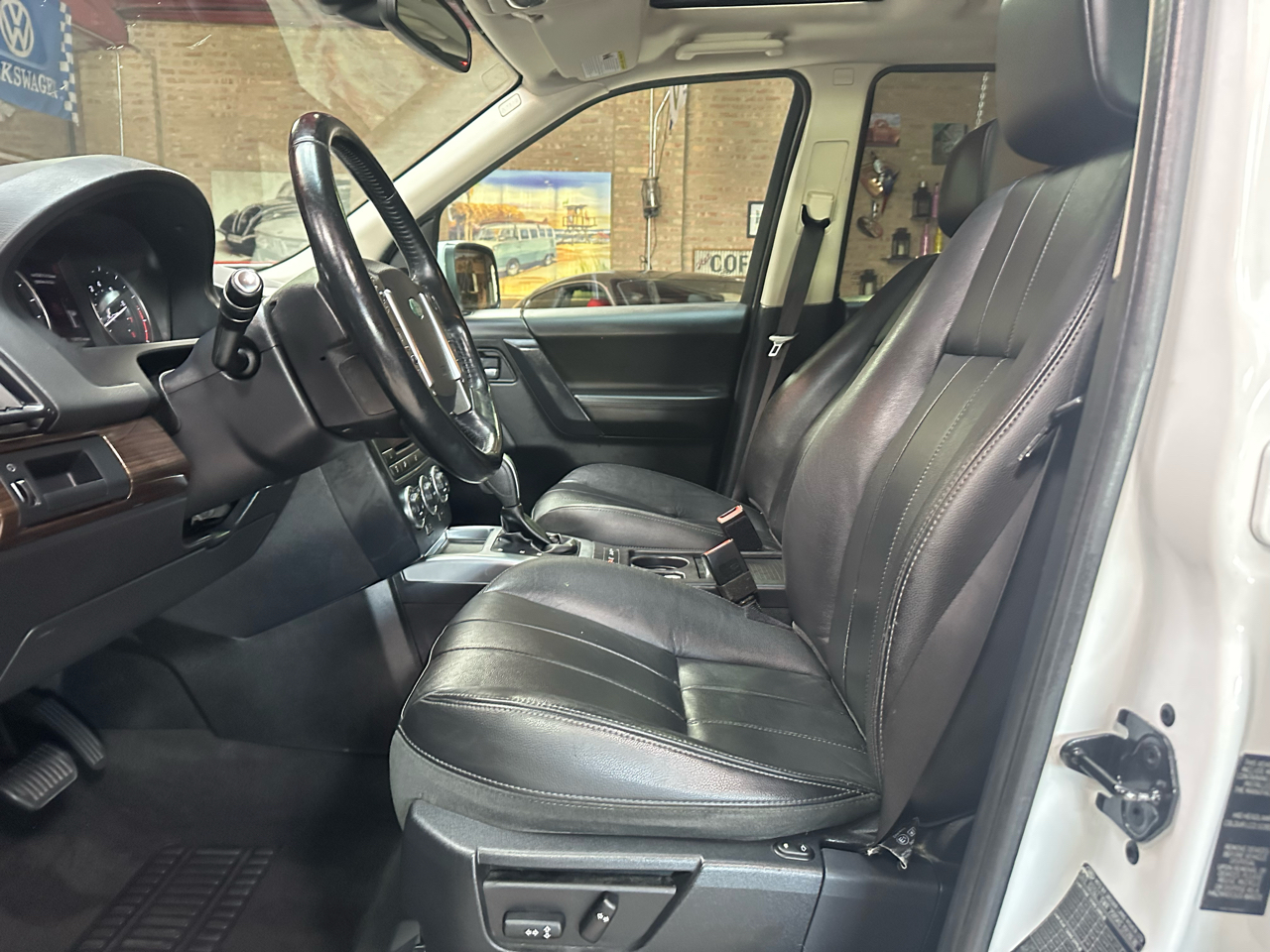 2014 Land Rover LR2 HSE photo 21
