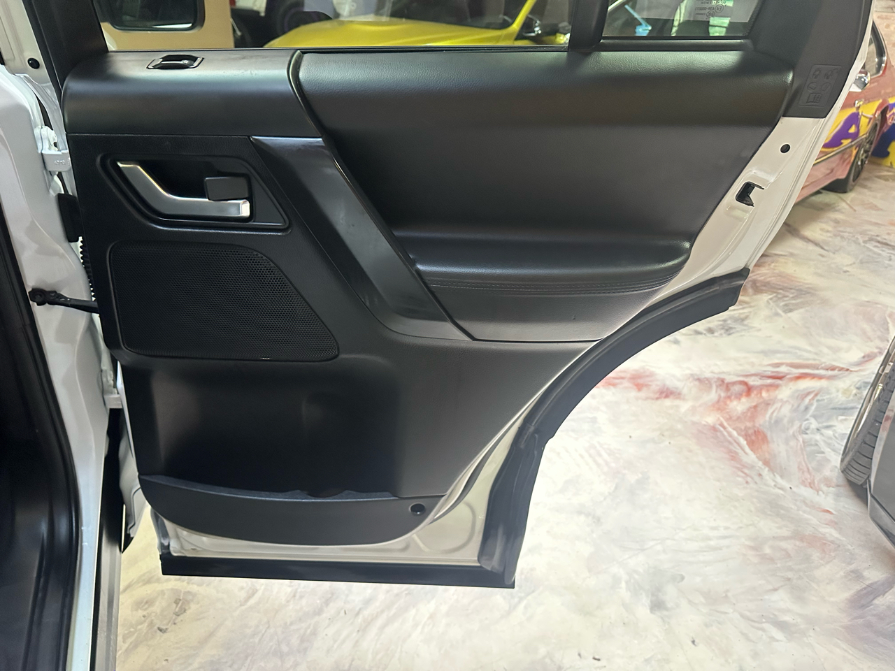 2014 Land Rover LR2 HSE photo 28