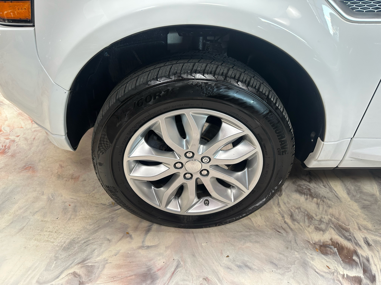 2014 Land Rover LR2 HSE photo 31