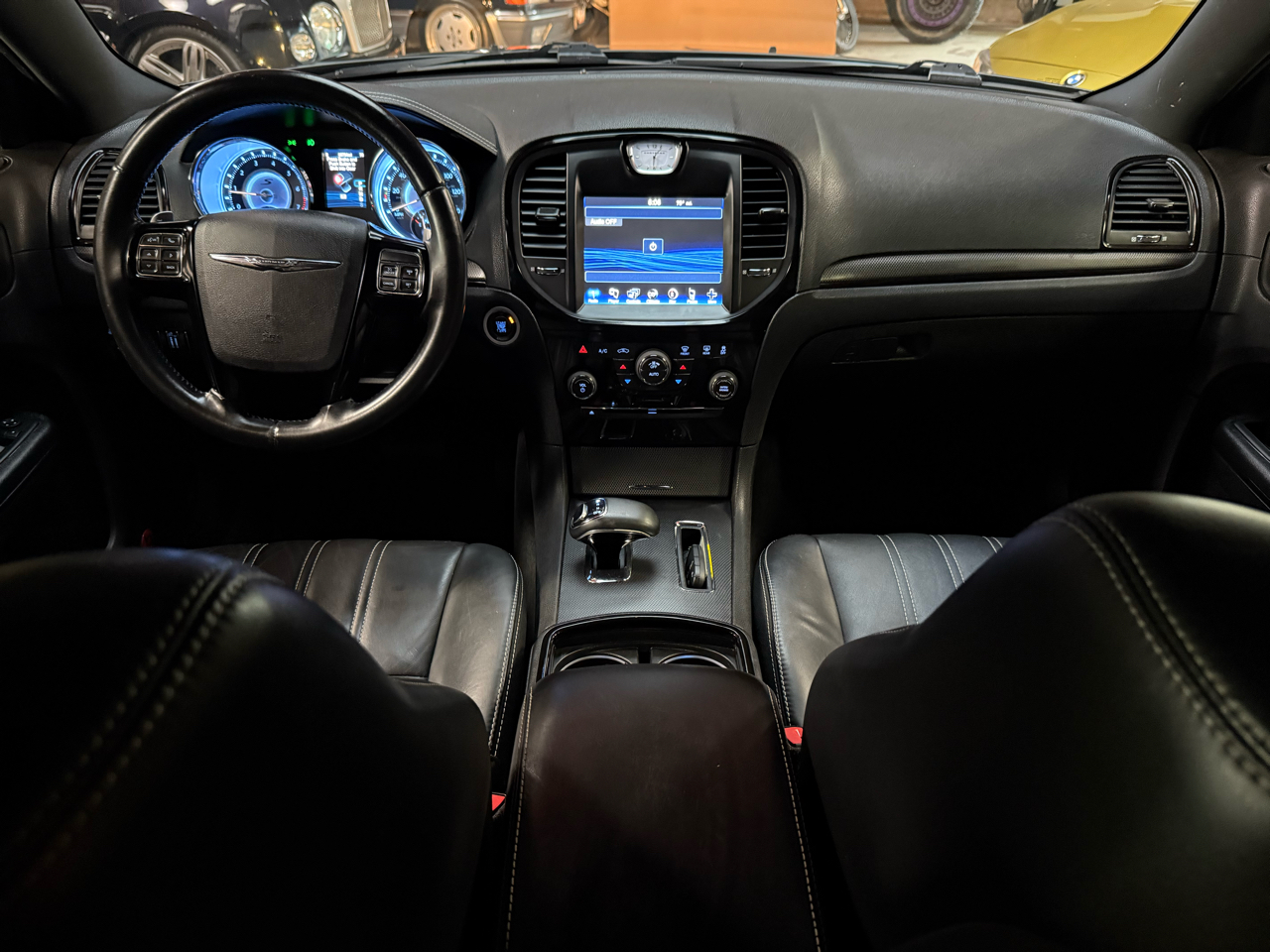 2013 Chrysler 300 S photo 4