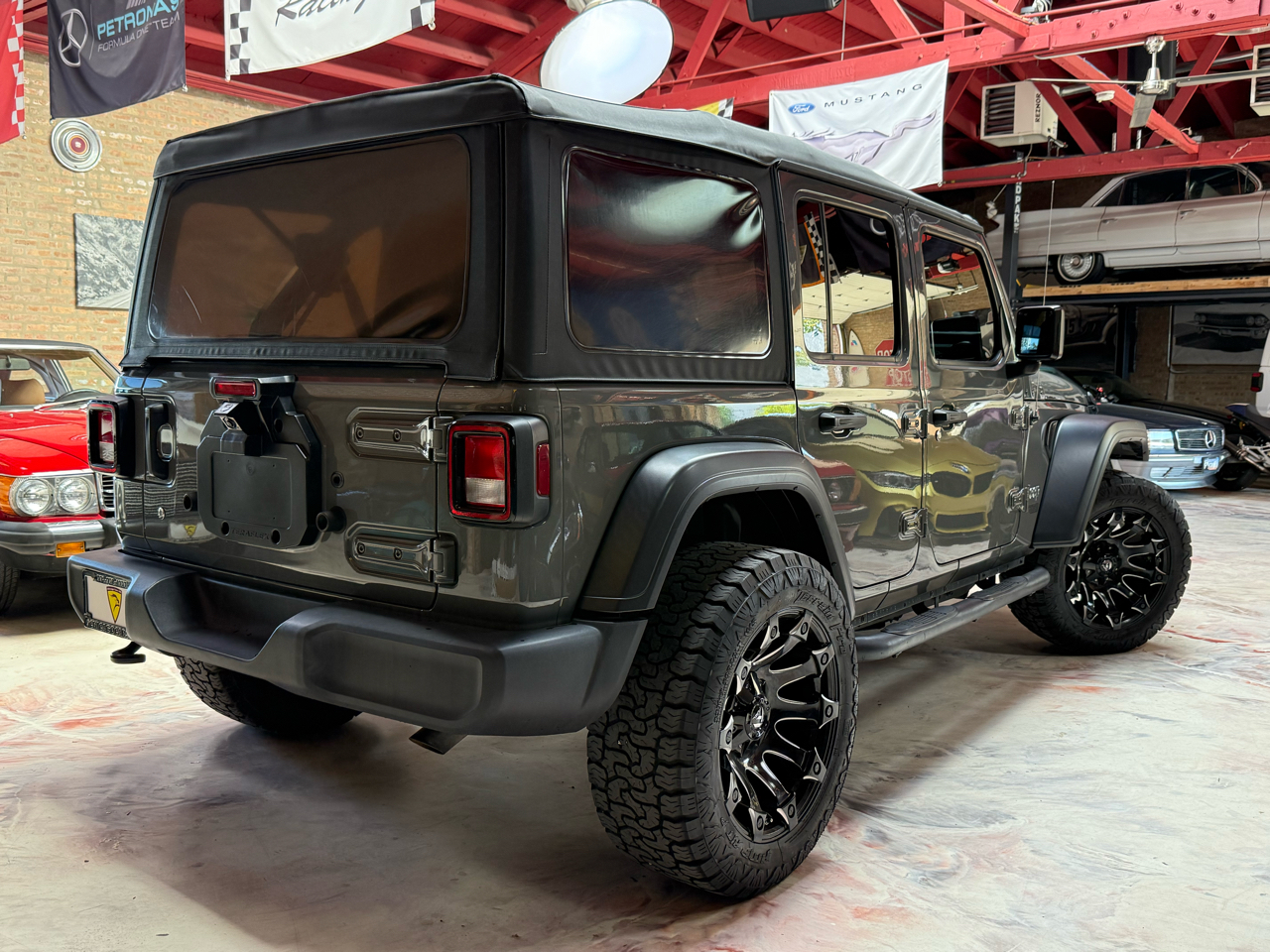 2019 Jeep Wrangler Unlimited Sport photo 4
