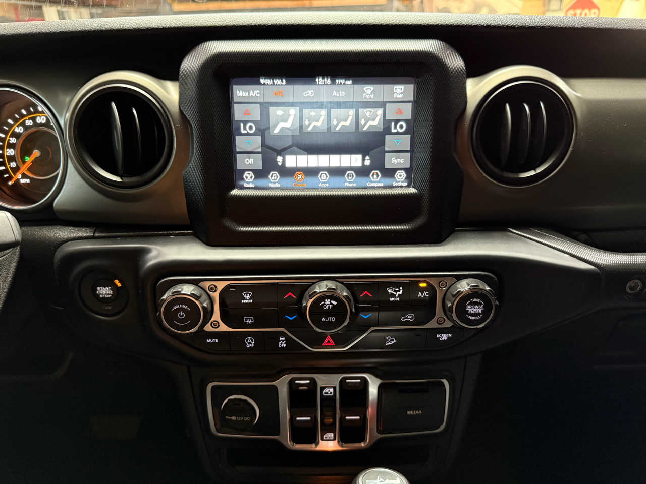 2019 Jeep Wrangler Unlimited Sport photo 19