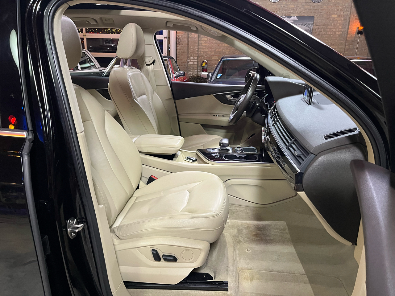 2018 AUDI Q7 - Image 32