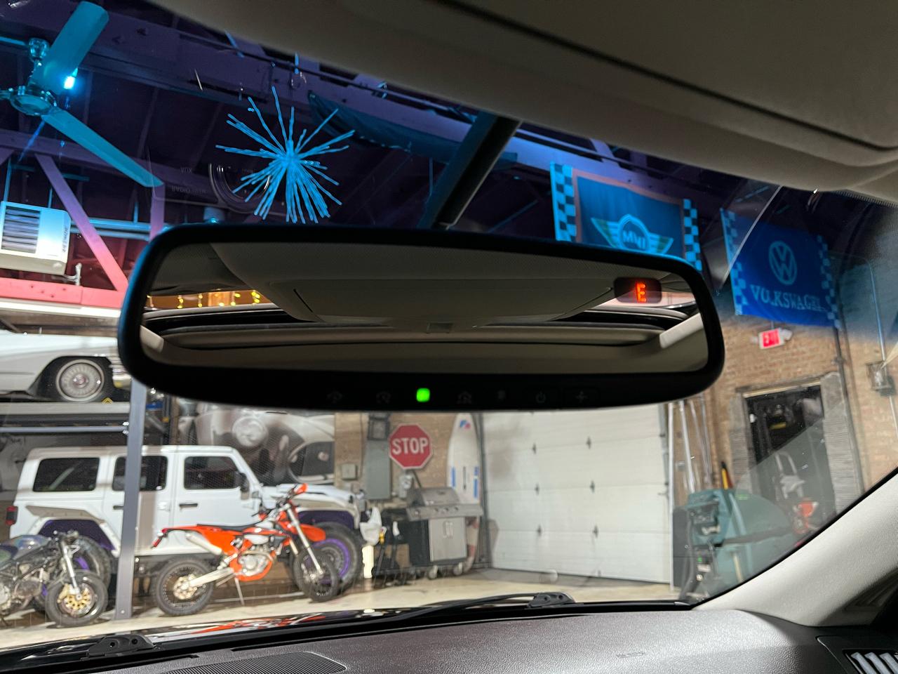 2014 INFINITI Q60 - Image 28