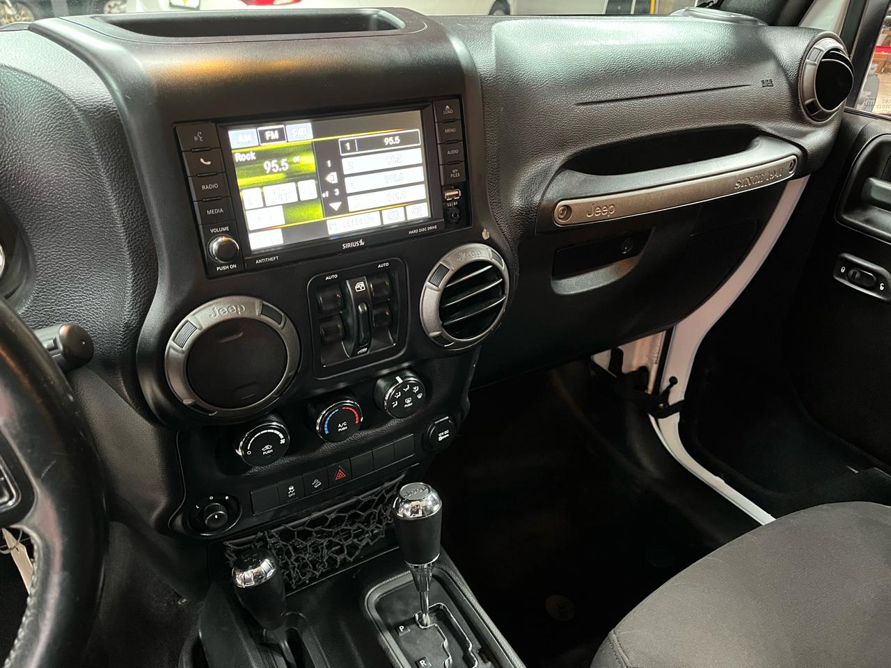 2015 JEEP WRANGLER - Image 22