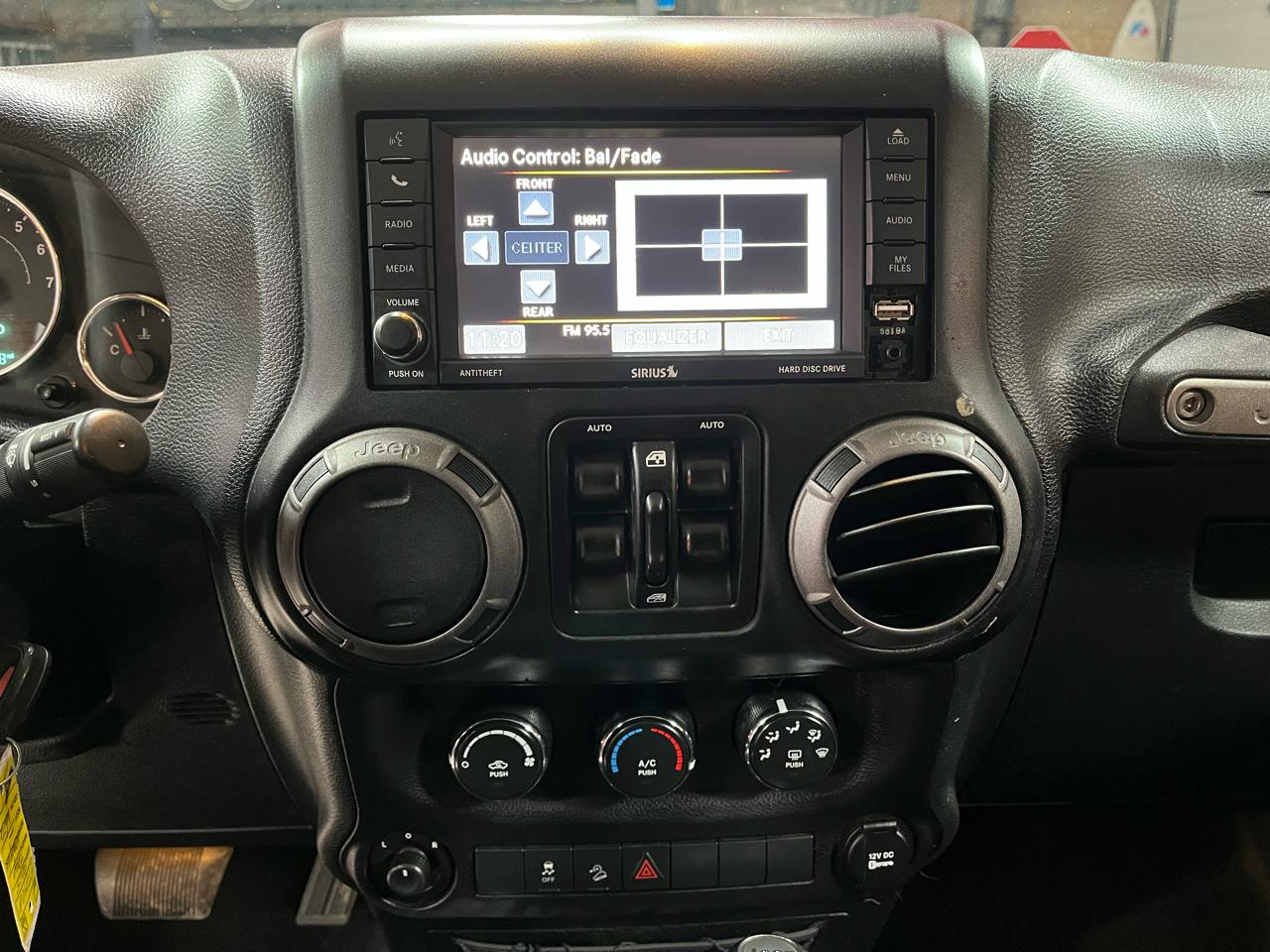 2015 JEEP WRANGLER - Image 23