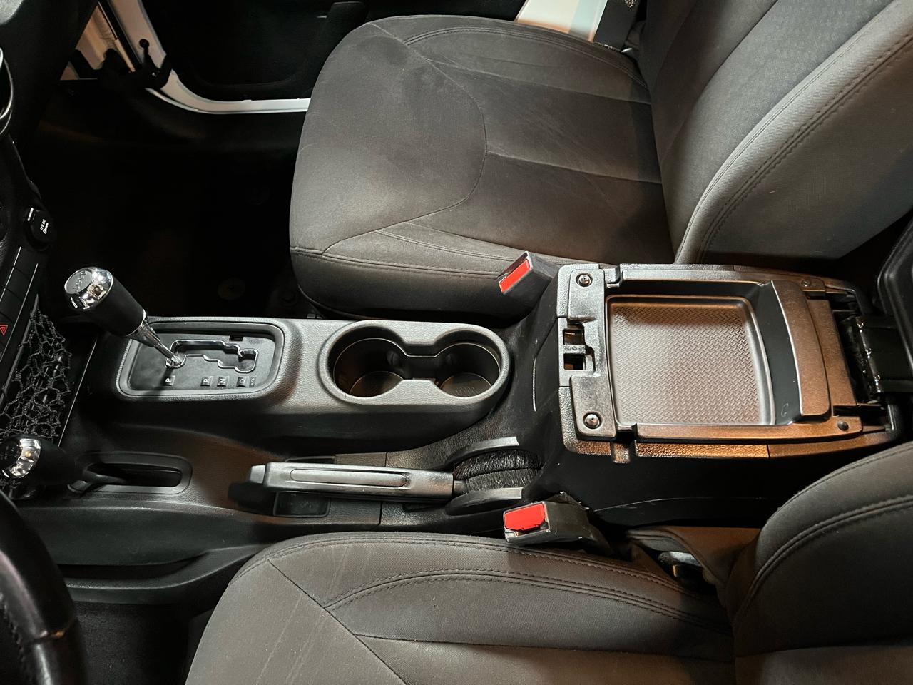 2015 JEEP WRANGLER - Image 24