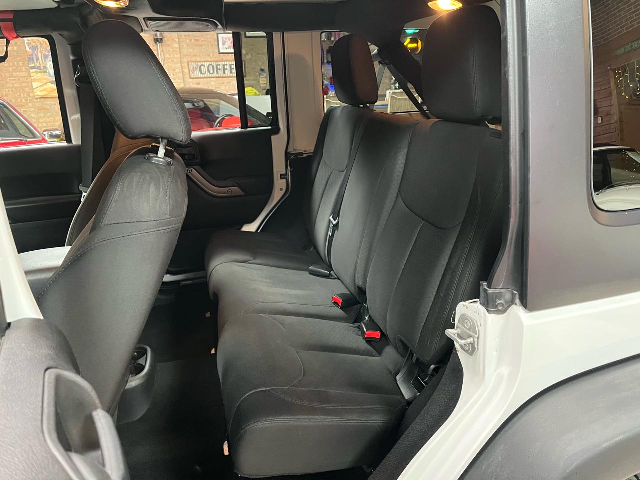 2015 JEEP WRANGLER - Image 30