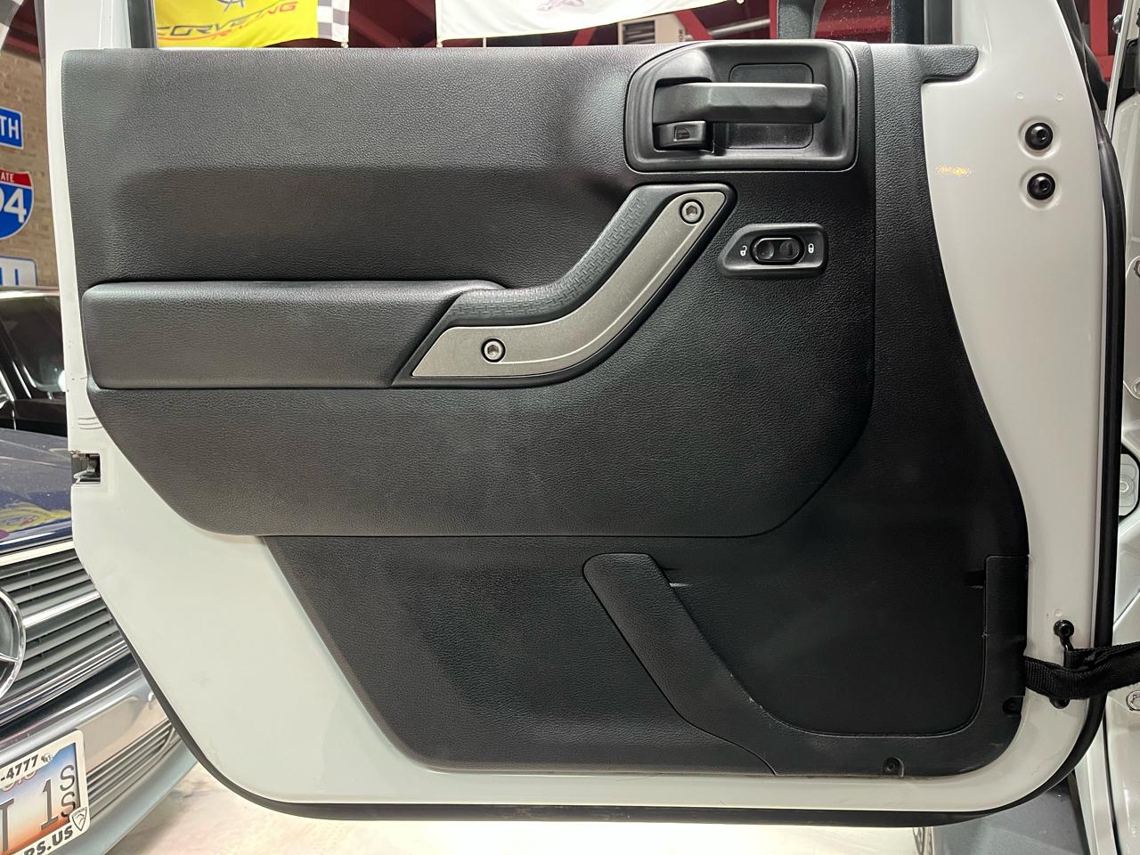 2015 JEEP WRANGLER - Image 32