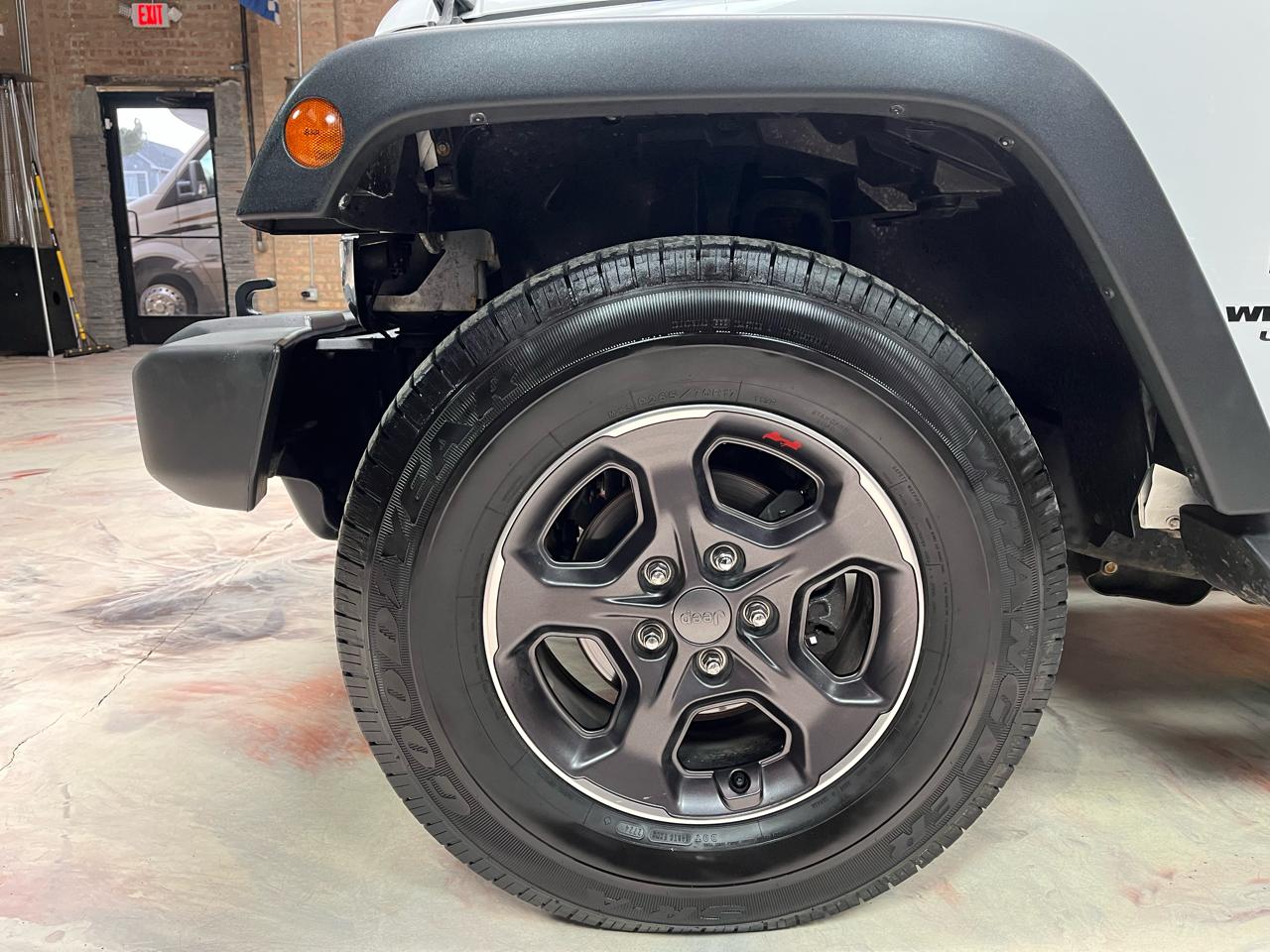 2015 JEEP WRANGLER - Image 38